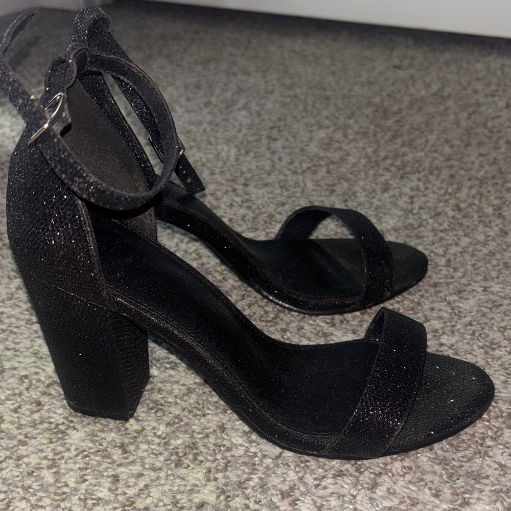 Elegant Black Ankle Strap Heels - Picture 4 of 6